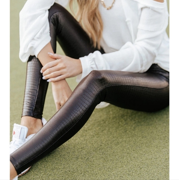 Spanx, snake skin, size medium - Picture 1 of 10